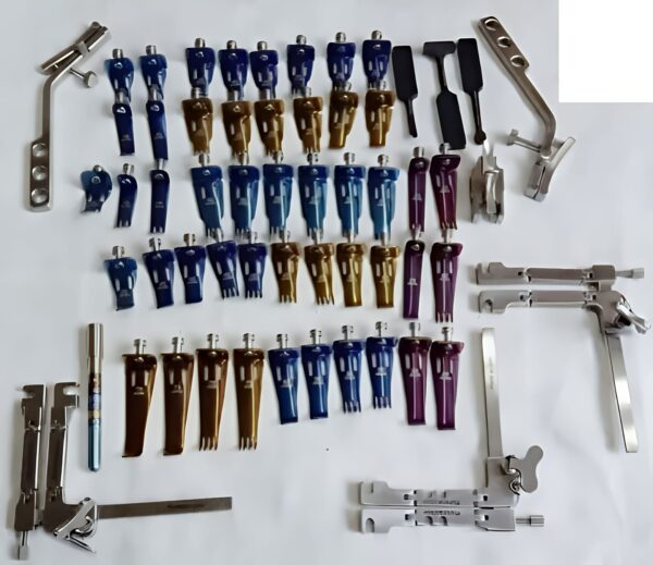 Black Belt Retractor Set